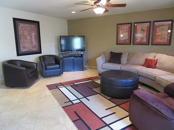 Living room - view 1