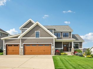 1048 Brynhill Dr, Oregon, WI 53575