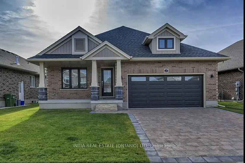 4 bed, $3,000 — Photo 1
