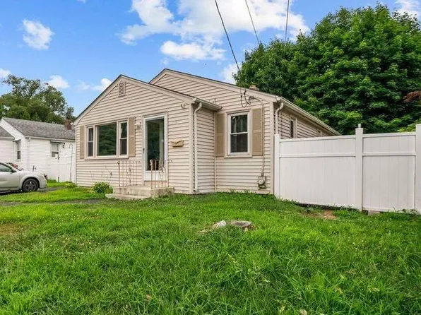 51 Manuel Ave, Johnston, RI 02919