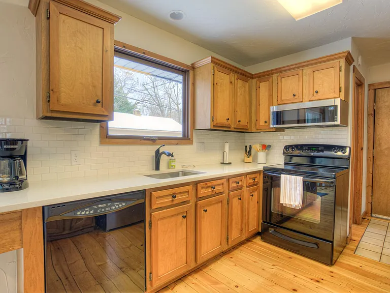 781 Pine Bay Ave — Photo 17
