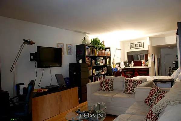 Rented by Town Residential | media 14