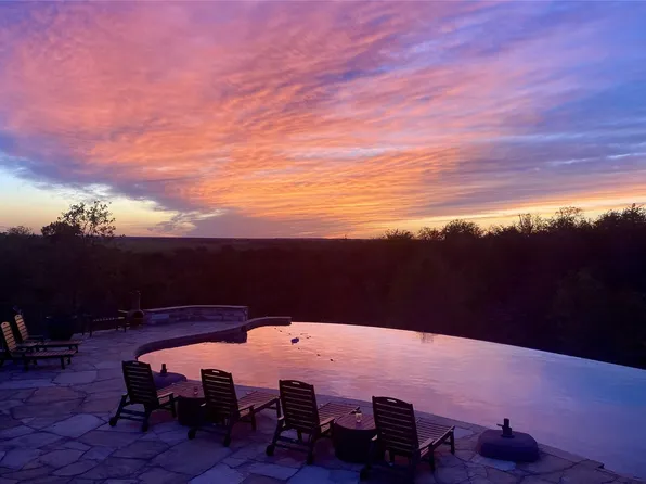 102 Osprey Cir, Bastrop, TX 78602
