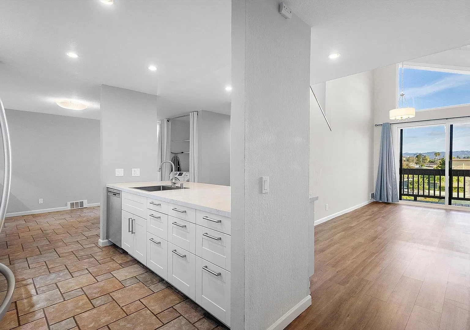 2101 Shoreline Dr #348 - 3 bedroom | 2 bath | Condo — Photo 3