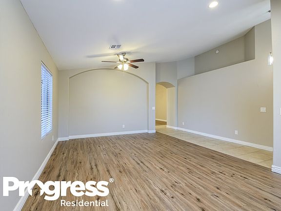 3rd image of 8644 W Fullam St