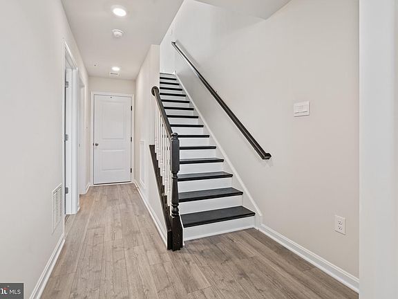 3rd image of 721 Compass Way