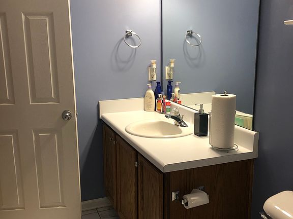 3rd image of 10 Heatherford Ct