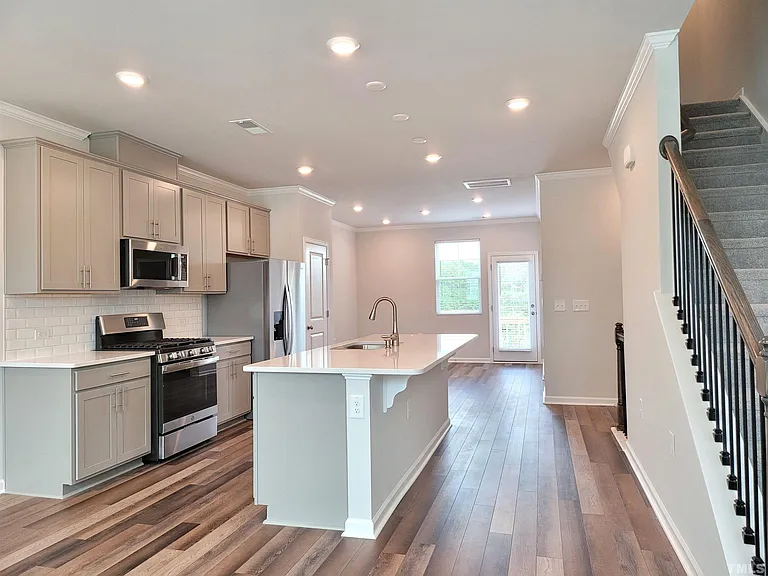 1108 Shoreside Dr — Photo 9