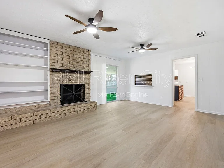2860 Cedarcrest Dr — Photo 35