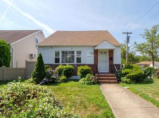 25704 145th Ave, Jamaica, NY 11422