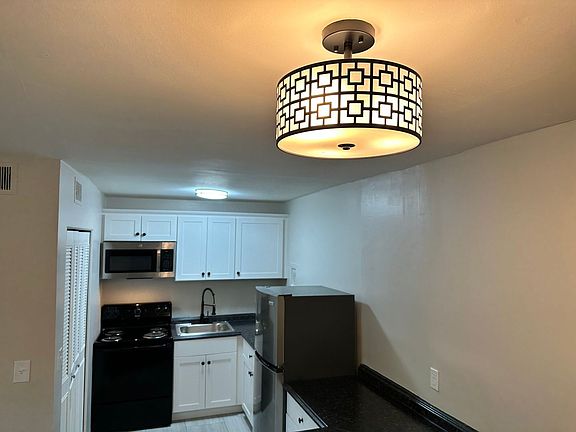 4th image of 2603 Le Blanc Ct #7