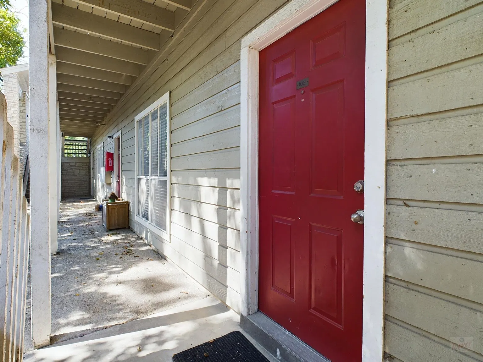2313 Longview St — Photo 2