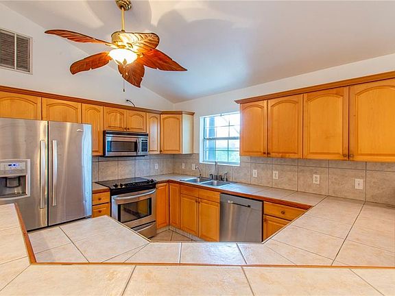 3rd image of 1125 Glenwood Dr