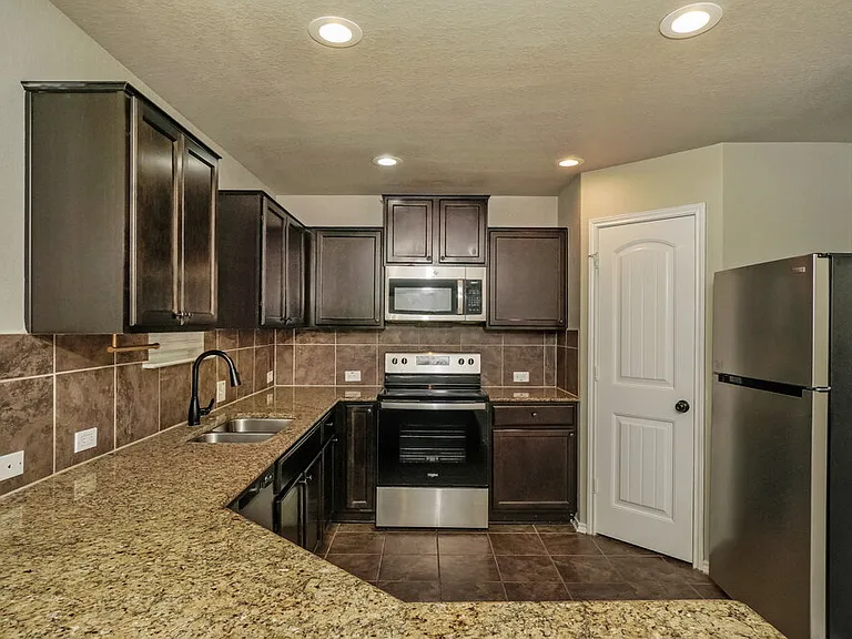 1433 Anise Ln — Photo 8