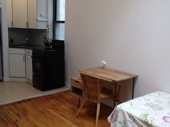 4th image of 566 W 183rd St