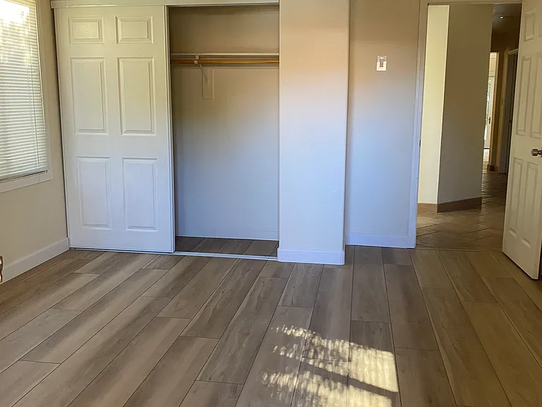 5091 Breakers Ln — Photo 14