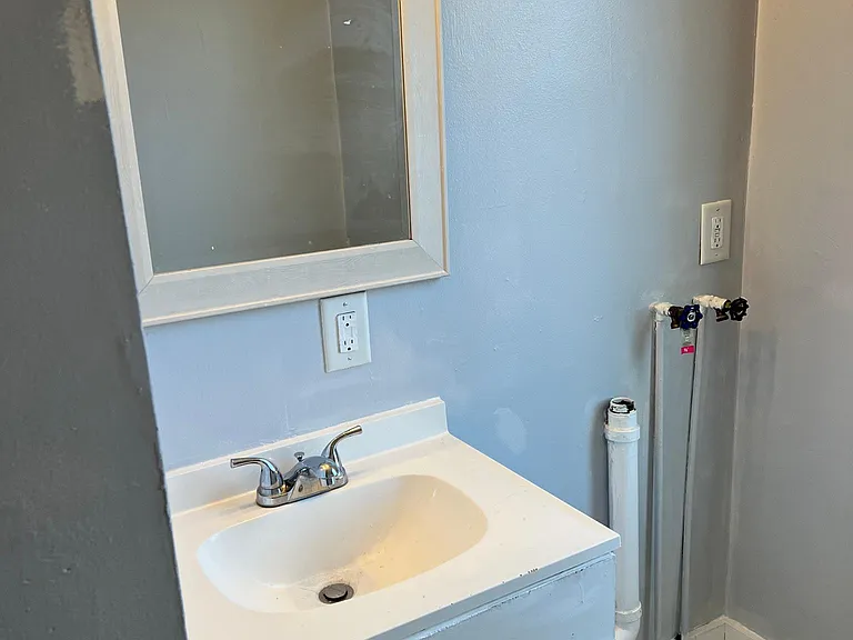 166 Fremont St #2 — Photo 8