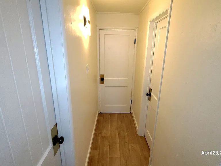 504 W Flores St — Photo 15