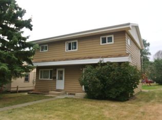 613 22nd St NW, Minot, ND 58703