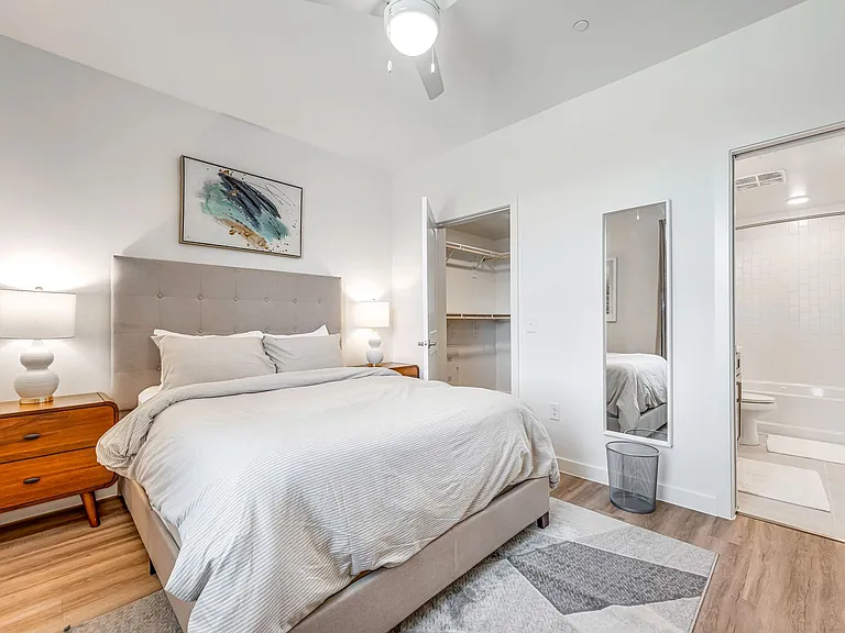 East 9th Apartments — Photo 6