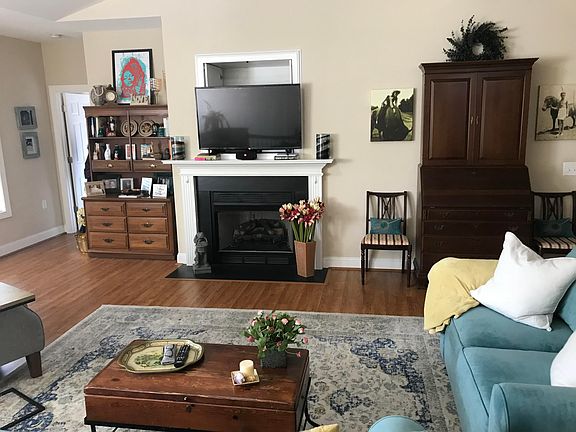 4th image of 1901 Covengton Way #203