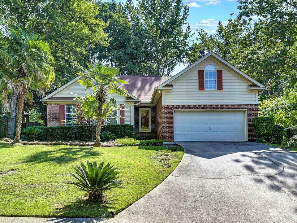 1st image of 214 Corley Woods Dr
