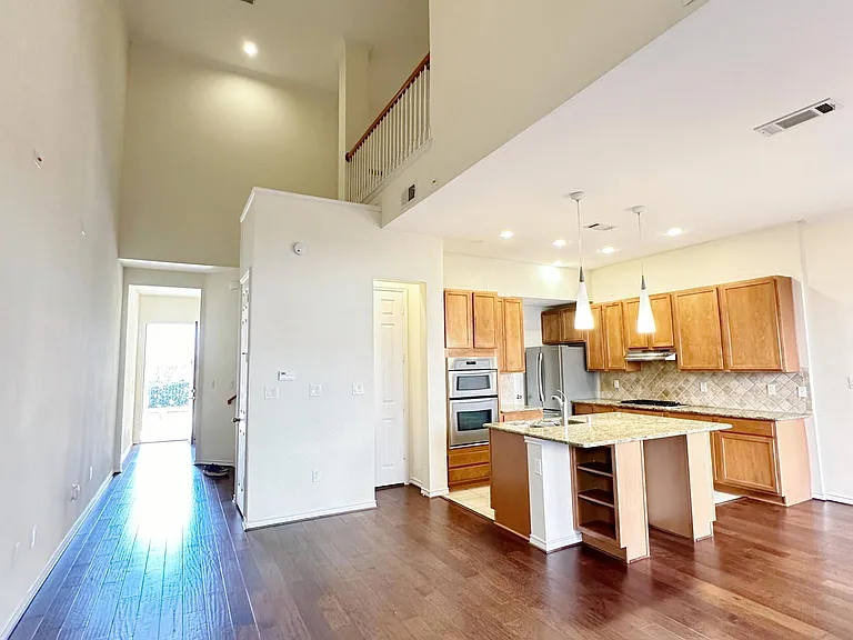 1206 Emerald Glen Trl — Photo 10