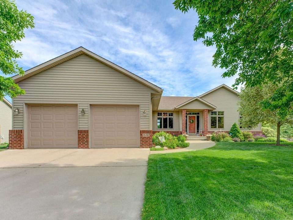 1st image of 816 Sunrise Ln