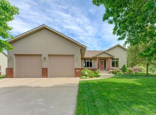816 Sunrise Ln, Belle Plaine, MN 56011