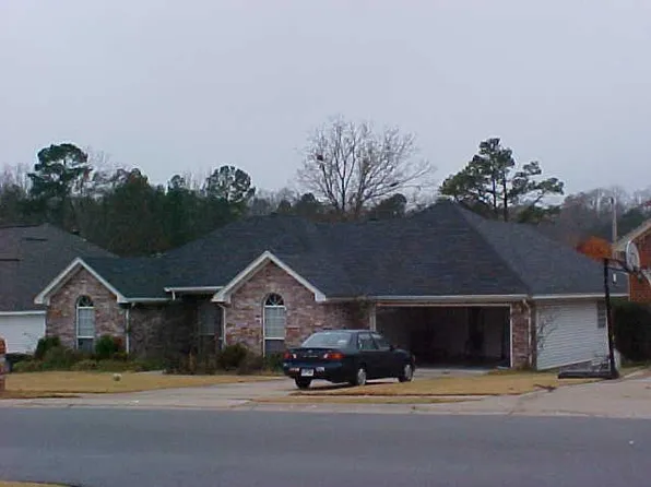 2300 Stoney Creek Dr, Little Rock, AR 72211