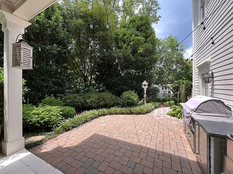 535 Guilford Cir — Photo 52