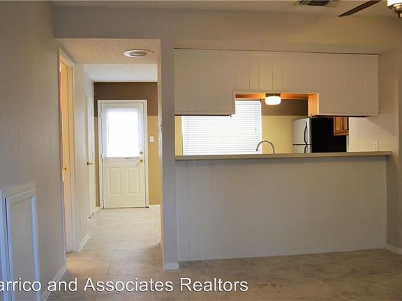 3rd image of 716 W Mulberry St APT 5