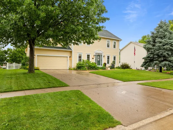 1214 Sandalwood Ct SW, Altoona, IA 50009