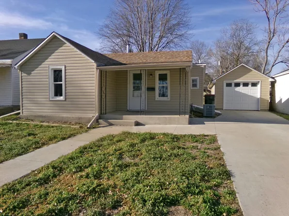 1118 Bell St, Beatrice, NE 68310