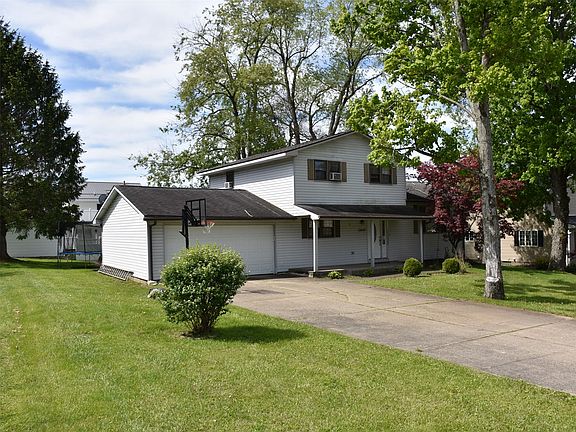 3rd image of 12697 Walnut Dr