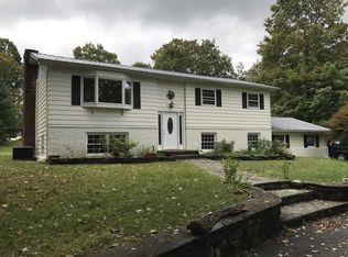 322 Hibernia Rd, Salt Point, NY 12578