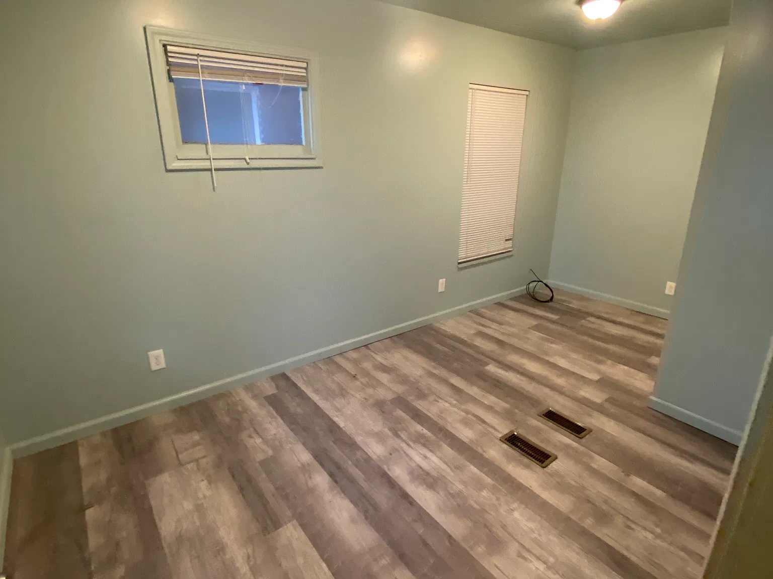 1308 Hanford Ave — Photo 2