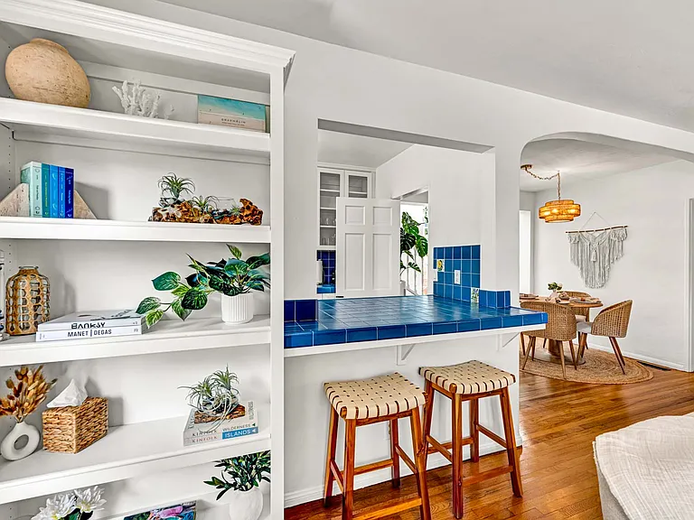 924 Park Ave — Photo 12