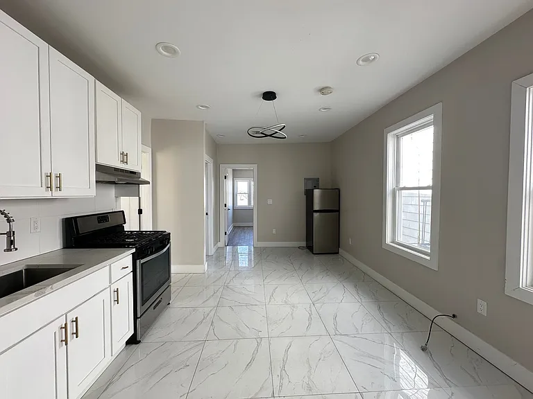 484 Kennedy Blvd #36E — Photo 3