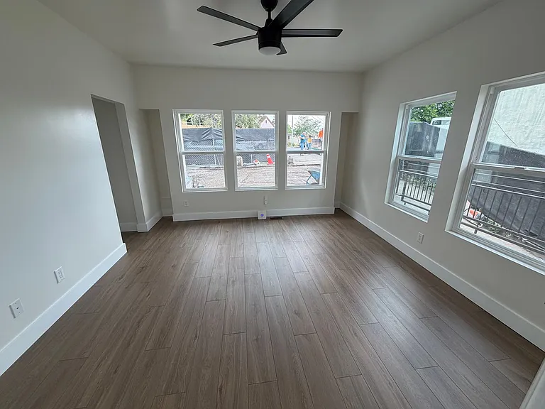 3 Bed 2 Bath Apartment, New Construction In Cleveland Heights (With Garage) — Photo 9