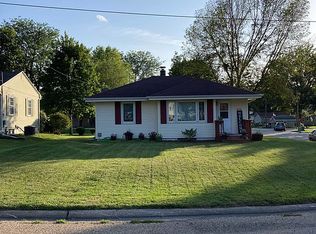 478 1st St, Hudson, IA 50643
