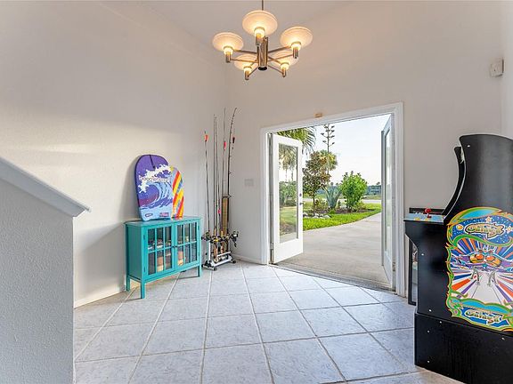 4th image of 3607 Cove Ln