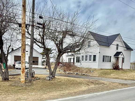 3rd image of 808 Madawaska Road