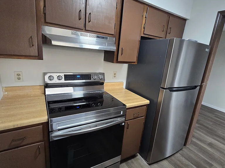 125 Albany Dr #C — Photo 3