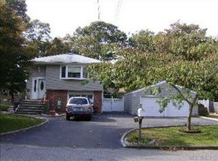 204 Avenue A, Ronkonkoma, NY 11779