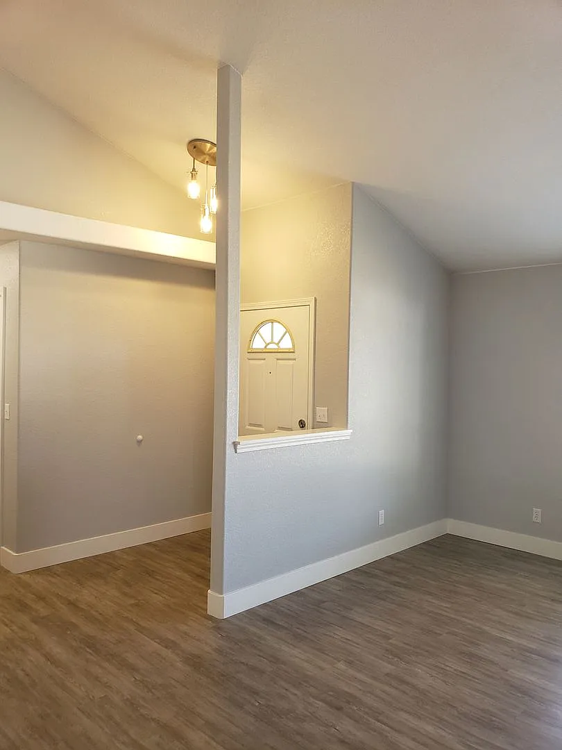 3 bedroom Home in Desirable Quail Ridge Neighborhood — Photo 4
