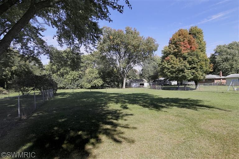 1st image of 3829 Borgess Dr