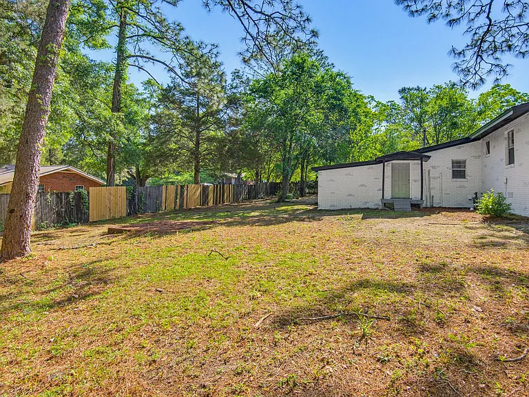 1095 Texas Pkwy — Photo 50