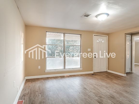 4th image of 7157 Oak Dr