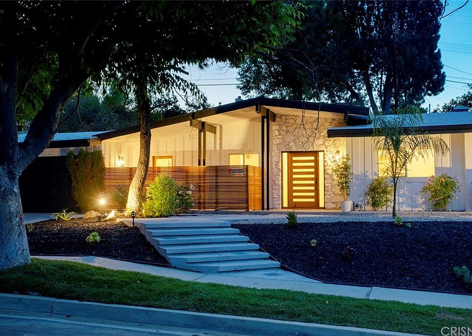 まりの 23003 Mariano St, Woodland Hills, CA 91367 | MLS #SR25203403